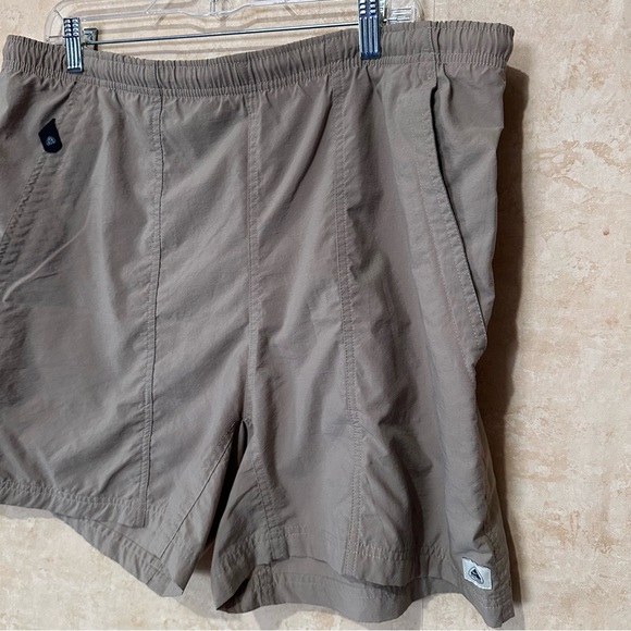 Nike ACG Shorts Mens  Large Khaki Mesh Lined Hiking Casual Outdoor Utility* - Picture 3 of 9